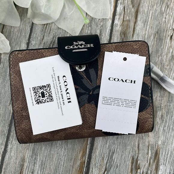 Coach Medium Corner Zip Wallet In Signature Canvas With Bow Print Bag Purse - Picture 8 of 10